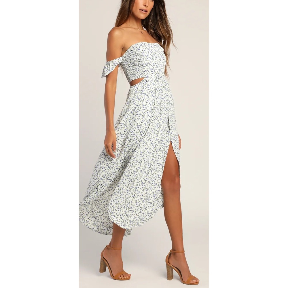 Lulus Blue White Floral Cutout Maxi Dress Smocked Off Shoulder Ruffle Size L NEW